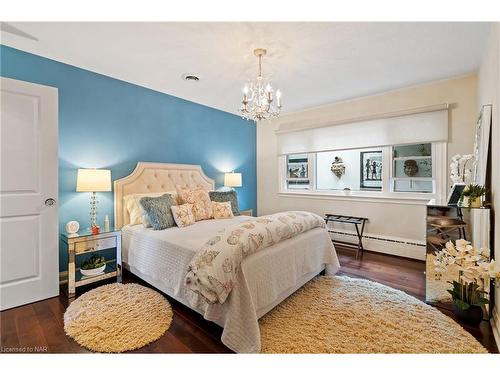 181 Lakeshore Road, St. Catharines, ON - Indoor Photo Showing Bedroom