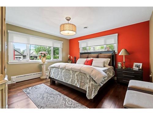 181 Lakeshore Road, St. Catharines, ON - Indoor Photo Showing Bedroom