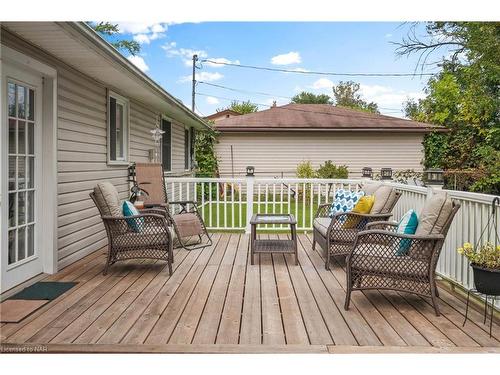 552 Fairview Road, Fort Erie, ON - Outdoor With Deck Patio Veranda With Exterior