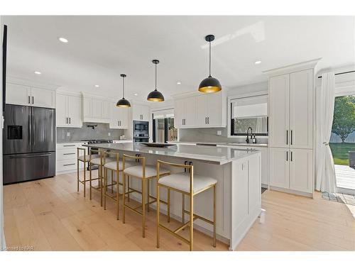 47 Golden Boulevard, St. Catharines, ON - Indoor Photo Showing Kitchen With Upgraded Kitchen