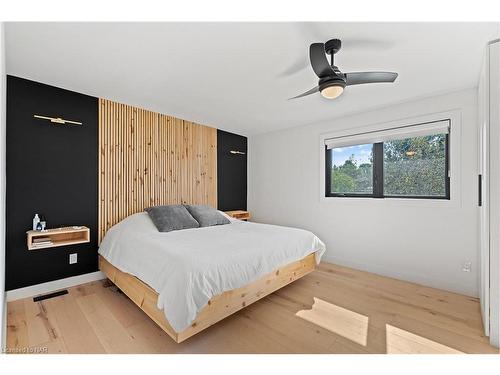 47 Golden Boulevard, St. Catharines, ON - Indoor Photo Showing Bedroom