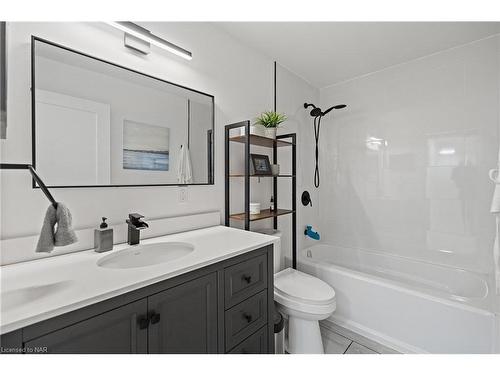 47 Golden Boulevard, St. Catharines, ON - Indoor Photo Showing Bathroom