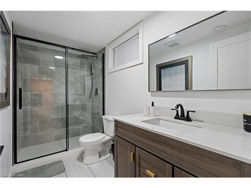 47 Golden Boulevard, St. Catharines, ON - Indoor Photo Showing Bathroom