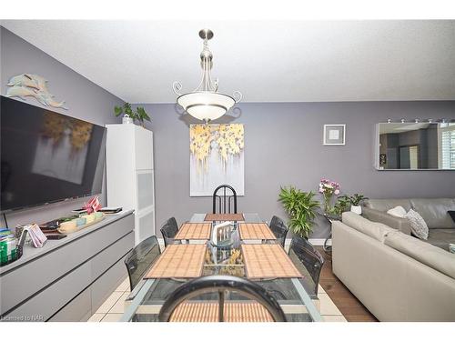 8040 Post Road, Niagara Falls, ON - Indoor Photo Showing Dining Room