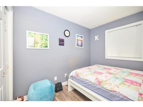 8040 Post Road, Niagara Falls, ON - Indoor Photo Showing Bedroom