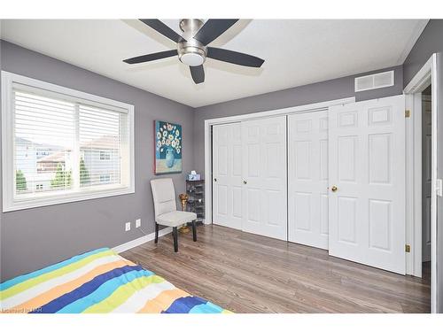 8040 Post Road, Niagara Falls, ON - Indoor Photo Showing Bedroom