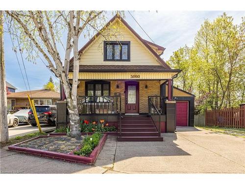 5060 Ontario Avenue, Niagara Falls, ON - Outdoor With Deck Patio Veranda With Facade