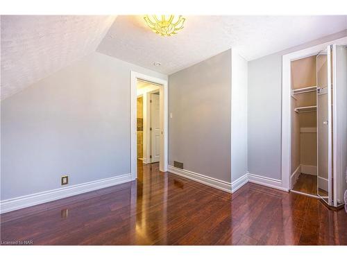 5060 Ontario Avenue, Niagara Falls, ON - Indoor Photo Showing Other Room