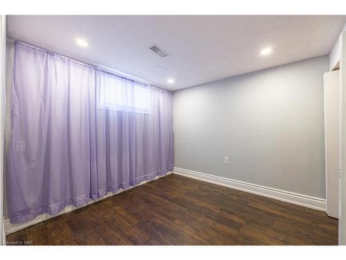 5060 Ontario Avenue, Niagara Falls, ON - Indoor Photo Showing Other Room