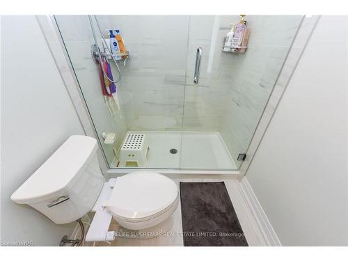 403-71 Wyndham Street, Guelph, ON - Indoor Photo Showing Bathroom