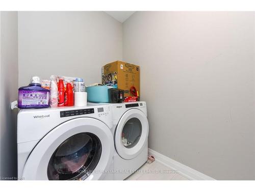 403-71 Wyndham Street, Guelph, ON - Indoor Photo Showing Laundry Room