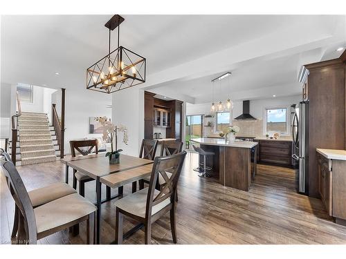 199 Tuliptree Road, Thorold, ON - Indoor Photo Showing Dining Room