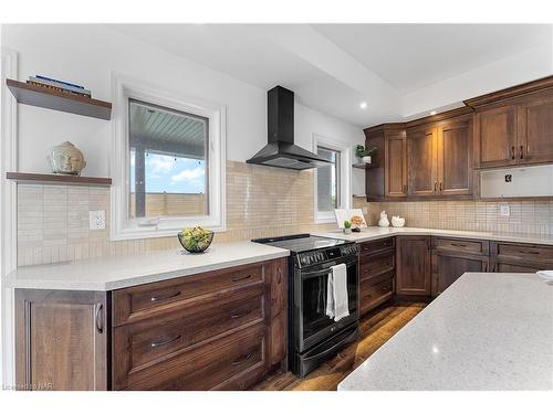 199 Tuliptree Road, Thorold, ON - Indoor Photo Showing Kitchen With Upgraded Kitchen