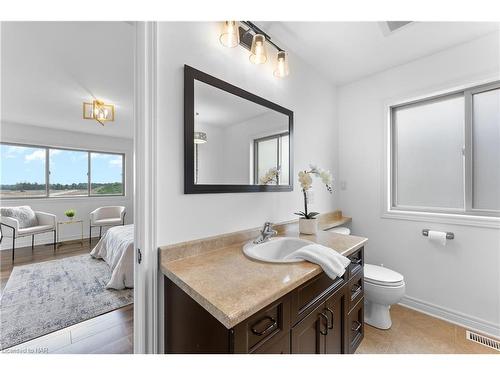 199 Tuliptree Road, Thorold, ON - Indoor Photo Showing Bathroom