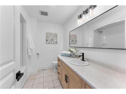 199 Tuliptree Road, Thorold, ON - Indoor Photo Showing Bathroom