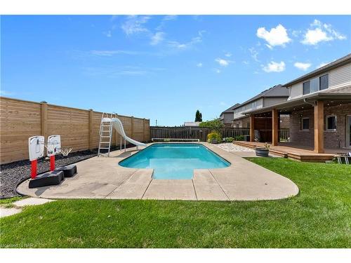 199 Tuliptree Road, Thorold, ON - Outdoor With In Ground Pool With Deck Patio Veranda With Backyard