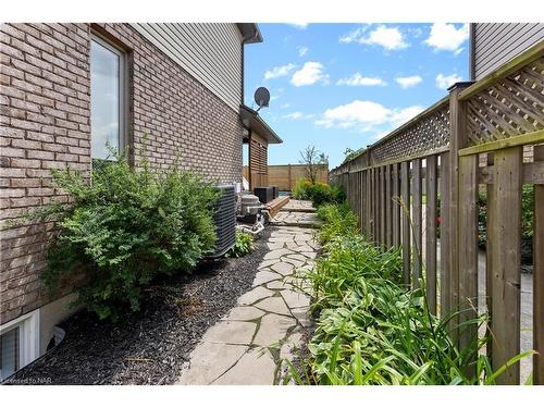 199 Tuliptree Road, Thorold, ON - Outdoor