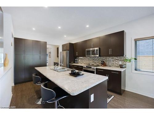 62 Buckley Terrace, Pelham, ON - Indoor Photo Showing Kitchen With Double Sink With Upgraded Kitchen