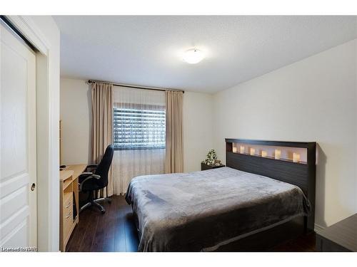 62 Buckley Terrace, Pelham, ON - Indoor Photo Showing Bedroom