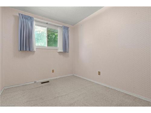 24-5787 Swayze Drive, Niagara Falls, ON - Indoor Photo Showing Other Room