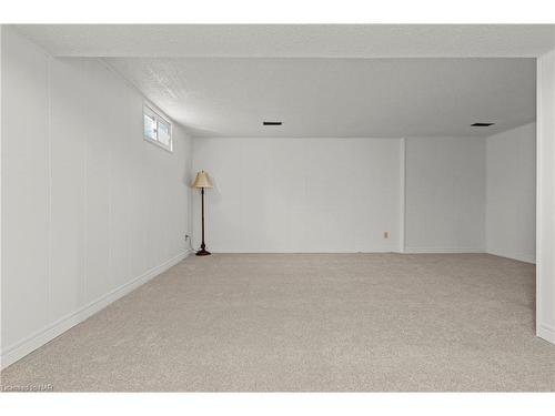 24-5787 Swayze Drive, Niagara Falls, ON - Indoor Photo Showing Other Room