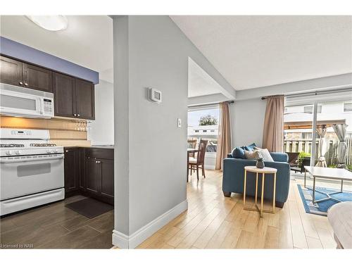 28-286 Cushman Road, St. Catharines, ON - Indoor Photo Showing Kitchen