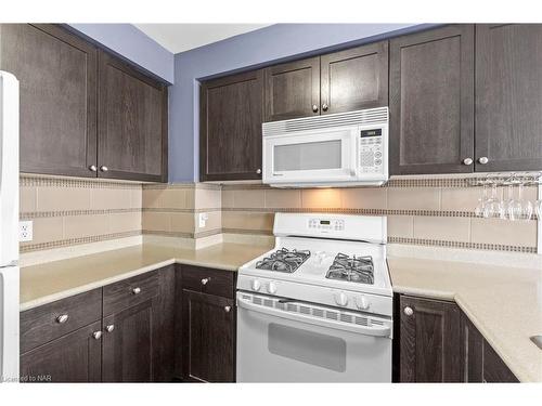 28-286 Cushman Road, St. Catharines, ON - Indoor Photo Showing Kitchen