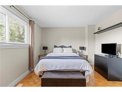 28-286 Cushman Road, St. Catharines, ON - Indoor Photo Showing Bedroom