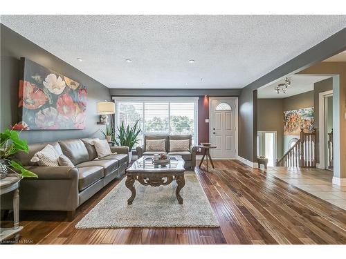 2642 Windjammer Road, Mississauga, ON - Indoor Photo Showing Living Room