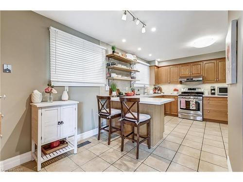 2642 Windjammer Road, Mississauga, ON - Indoor Photo Showing Kitchen