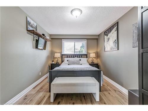 2642 Windjammer Road, Mississauga, ON - Indoor Photo Showing Bedroom