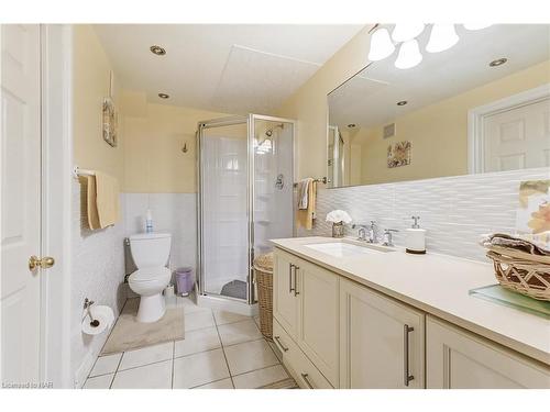 2642 Windjammer Road, Mississauga, ON - Indoor Photo Showing Bathroom