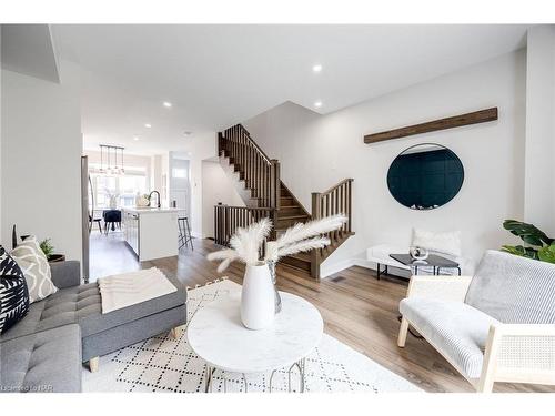 8 Mulhollard Lane, Hamilton, ON - Indoor Photo Showing Living Room