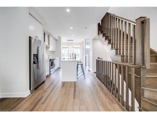 8 Mulhollard Lane, Hamilton, ON - Indoor Photo Showing Kitchen