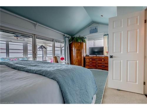 23 Promenade Way, Crystal Beach, ON - Indoor Photo Showing Bedroom