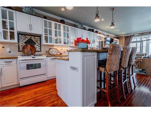 23 Promenade Way, Crystal Beach, ON - Indoor Photo Showing Kitchen