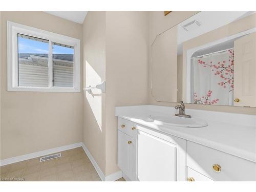 67 Jennifer Crescent, St. Catharines, ON - Indoor Photo Showing Bathroom