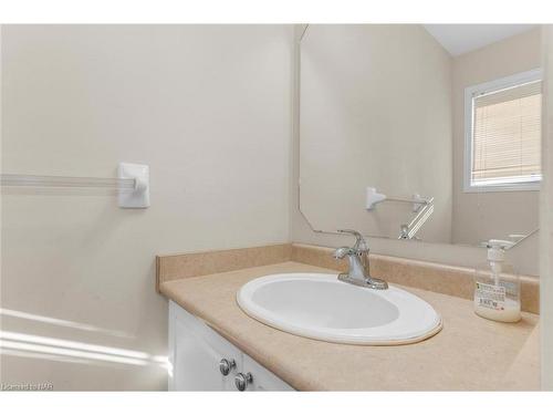 67 Jennifer Crescent, St. Catharines, ON - Indoor Photo Showing Bathroom