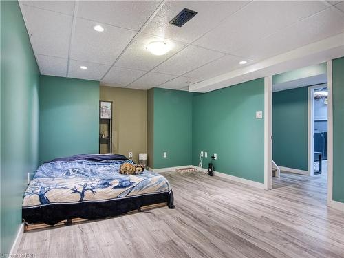 80 Oxford Street, St. Catharines, ON - Indoor Photo Showing Bedroom