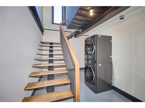 1-21 Heron Pointe, Port Colborne, ON - Indoor Photo Showing Laundry Room