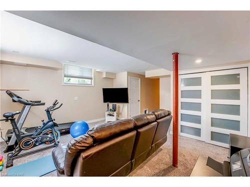 8714 Upper Canada Drive, Niagara Falls, ON - Indoor Photo Showing Gym Room