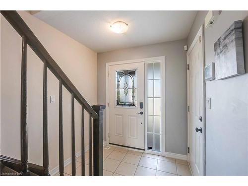 8714 Upper Canada Drive, Niagara Falls, ON - Indoor Photo Showing Other Room