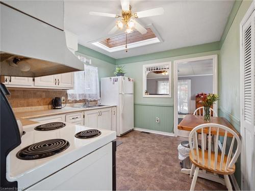 1304 Spears Road, Fort Erie, ON - Indoor Photo Showing Kitchen