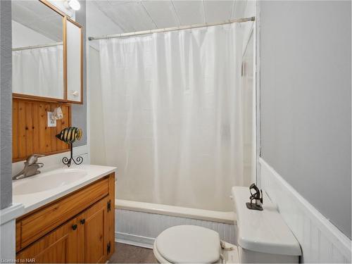 1304 Spears Road, Fort Erie, ON - Indoor Photo Showing Bathroom