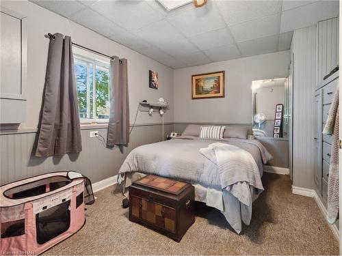 1304 Spears Road, Fort Erie, ON - Indoor Photo Showing Bedroom