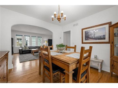 2 Hilda Street, Welland, ON - Indoor Photo Showing Dining Room