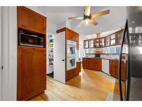 2 Hilda Street, Welland, ON - Indoor Photo Showing Kitchen