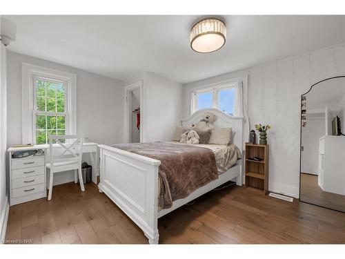 2 Hilda Street, Welland, ON - Indoor Photo Showing Bedroom