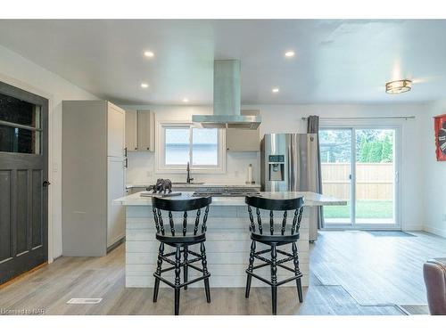 44 Howard Avenue, St. Catharines, ON - Indoor Photo Showing Kitchen