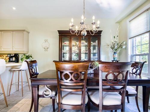 14-1448 Niagara Stone Road, Niagara-On-The-Lake, ON - Indoor Photo Showing Dining Room